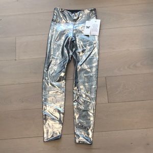NWT Heroine Sport Marvel Platinum Leggings